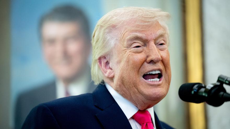 Trump asegura que Irán le ha dado “un regalo muy grande” en relación con el estrecho de Ormuz