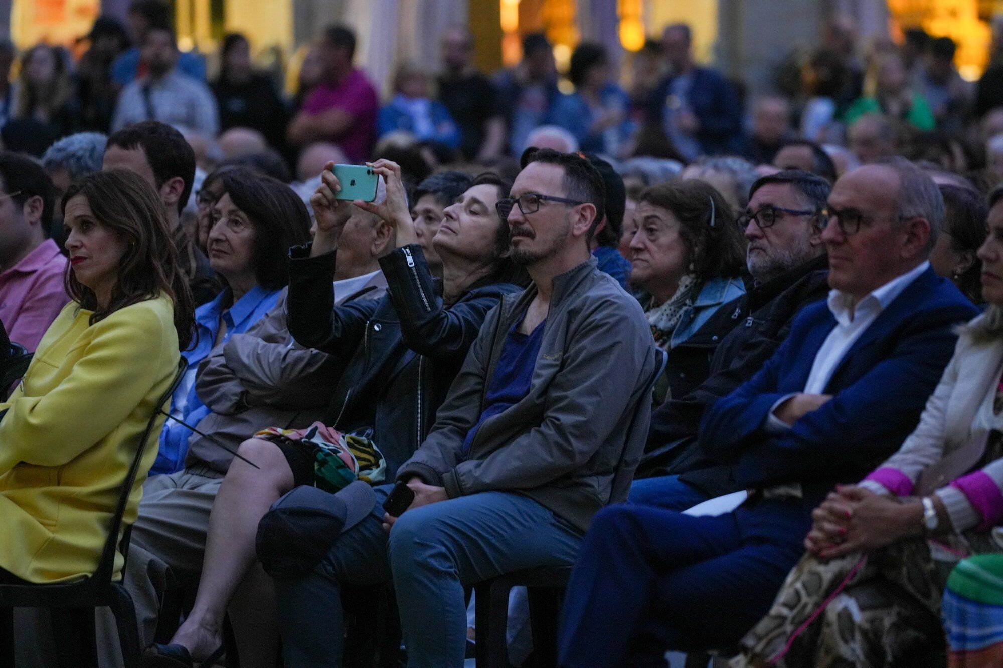 En imágenes: La artista Txaro Arrazola en el pregón de las fiestas de La Blanca 2023