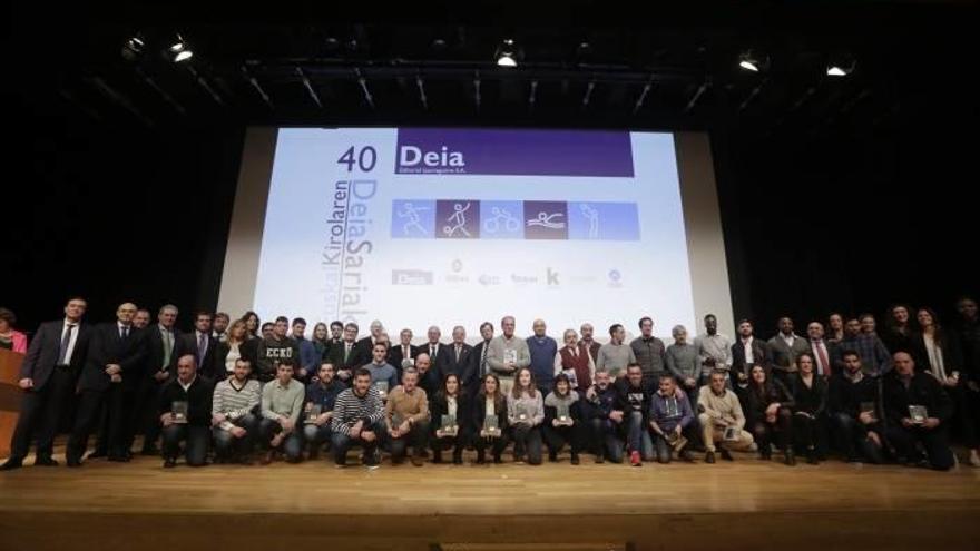 Sudores, esfuerzos y gloria marcan el ritmo trepidante de DEIA a los 40