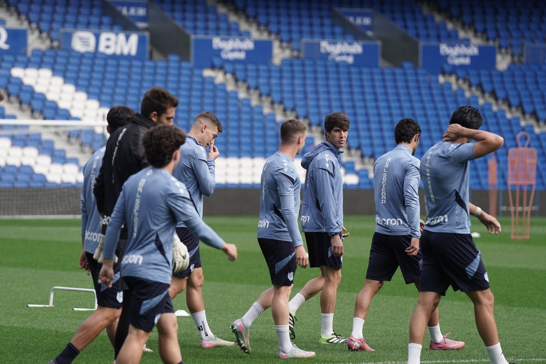 El entrenamiento de la Real a puerta abierta en Anoeta, en imágenes