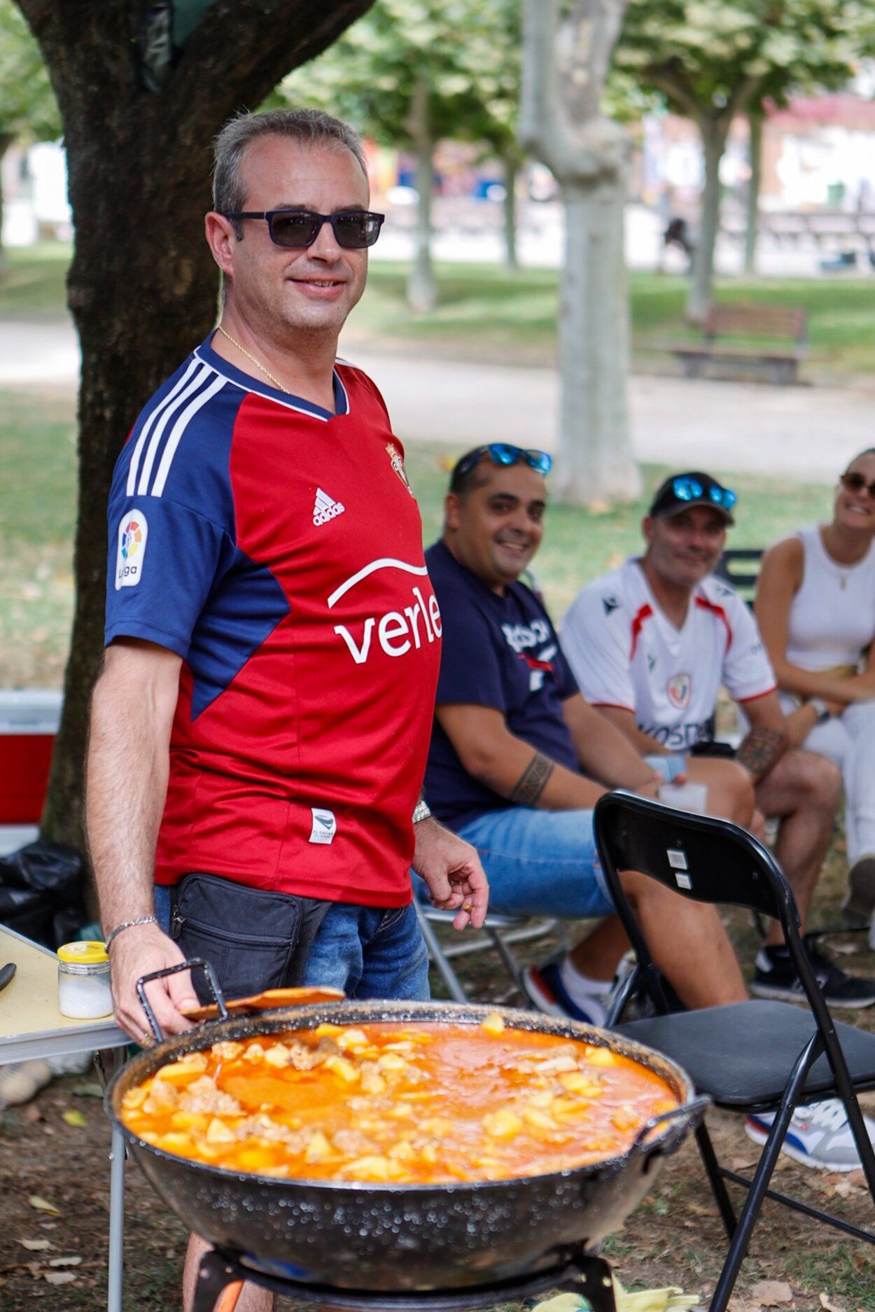 Fotos de la paellada de Mendillorri y de los calderetes de Berriozar este domingo