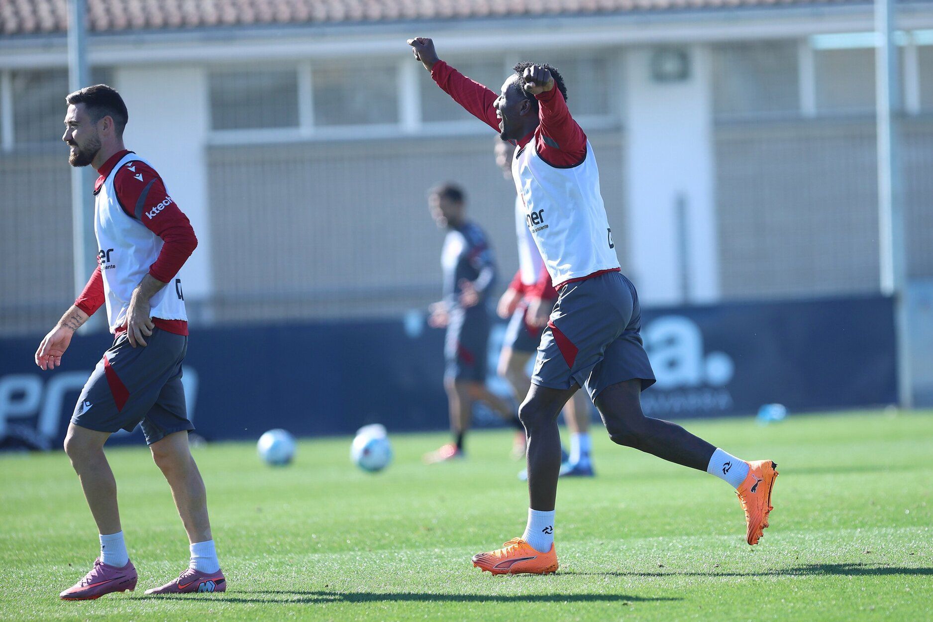 Fotos del entrenamiento de Osasuna (02/10/2025)