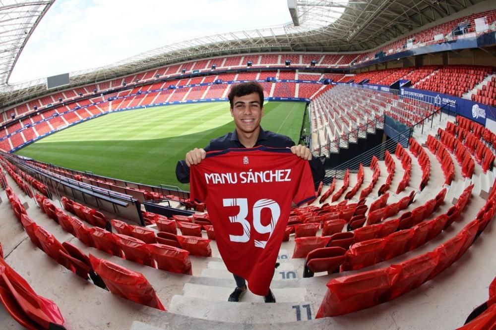 Presentación Manu Sánchez como jugador de Osasuna