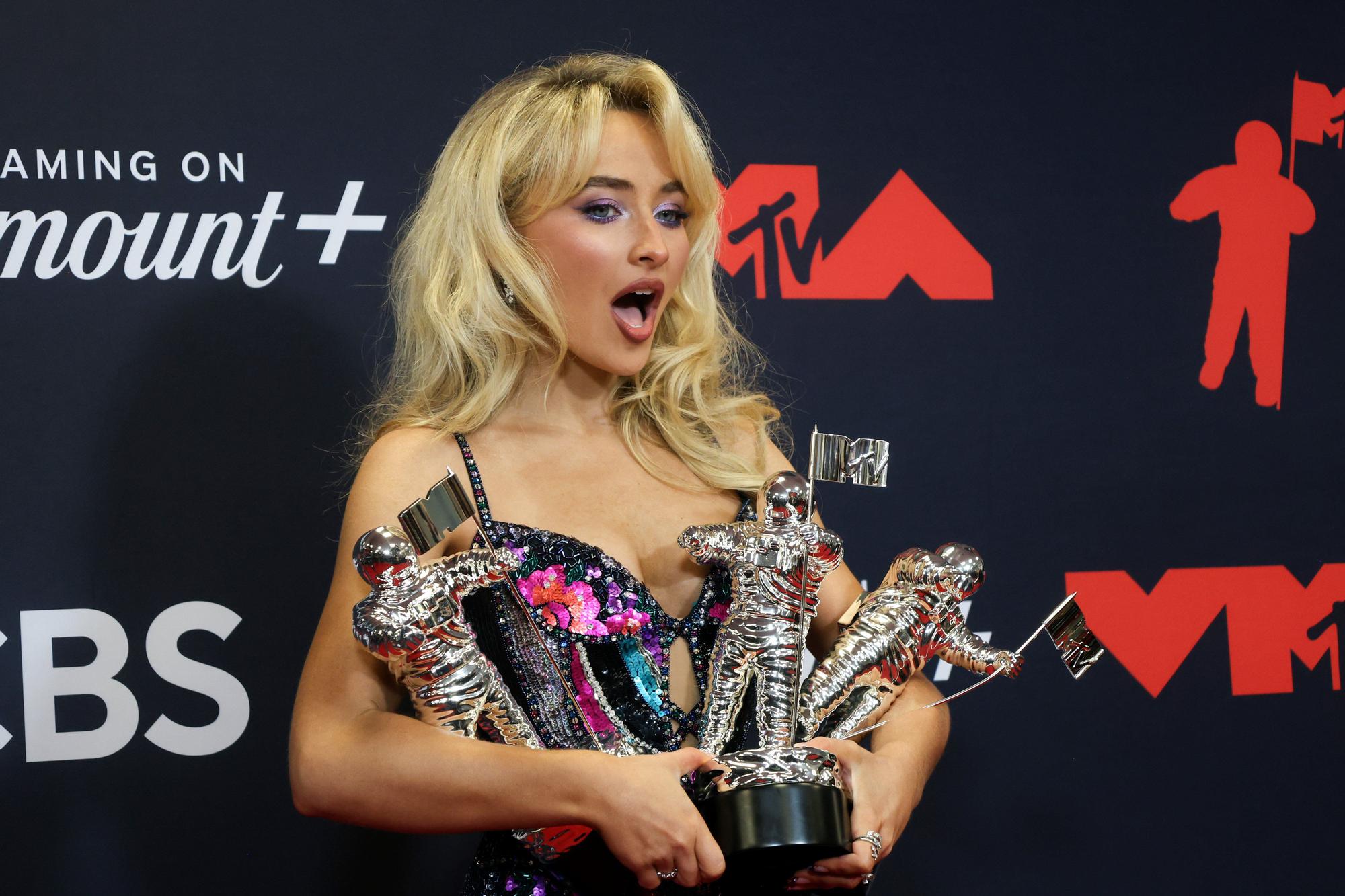 Lady Gaga se corona como artista más premiada y Ricky Martin hace historia en los MTV VMAs 2025 ganando el primer premio Latin Icon