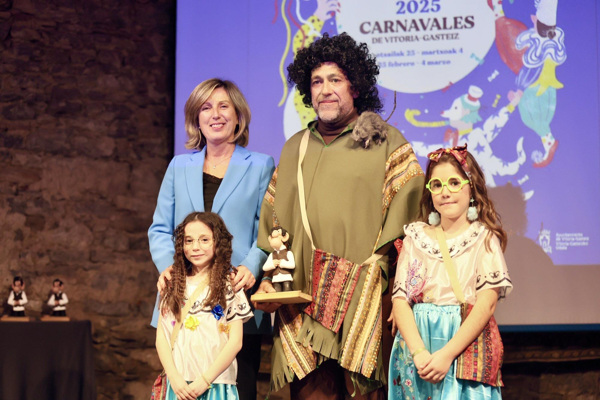 En imágenes: Presentación de Carnaval de las comparsas en el Palacio Villa Suso