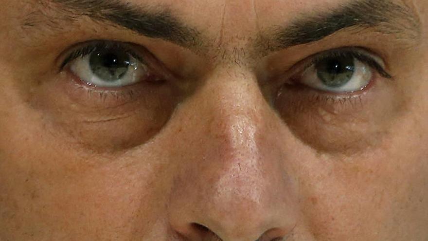 Mourinho denuncia &quot;irregularidades&quot; de la FIFA en la votación de elección de Del Bosque como mejor entrenador