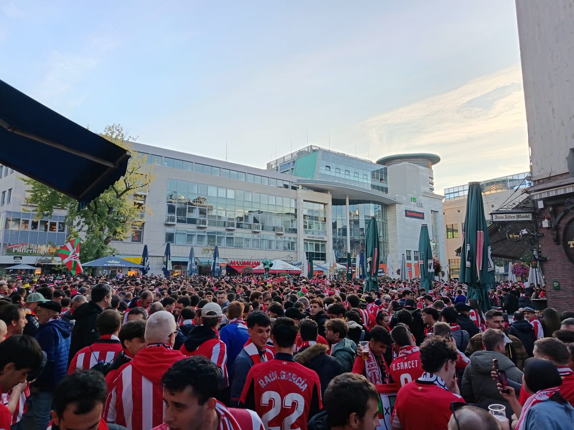 Kalejira del Athletic hasta el campo del Dortmund