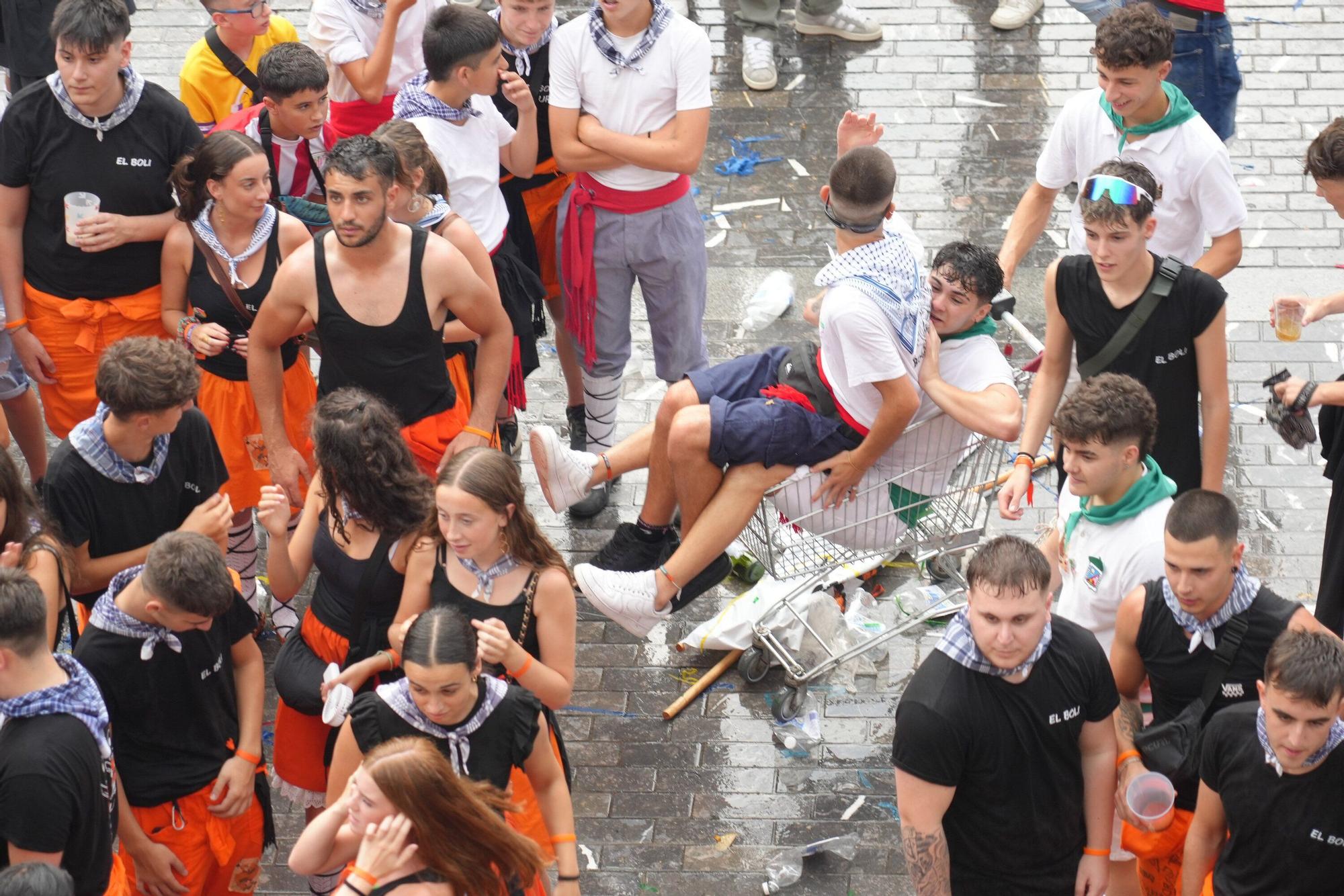 En imágenes: La bajada de Iguarrako enciende la fiesta en Amurrio
