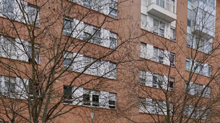 Investigan el fallecimiento de una mujer que se ha precipitado accidentalmente de una terraza en San Jorge