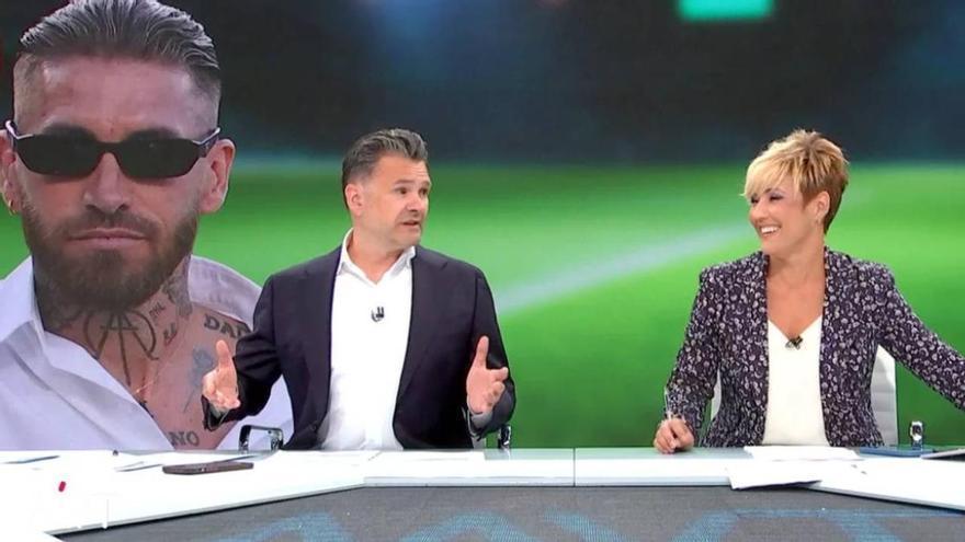 El &#039;zasca&#039; de Iñaki López sobre la primera canción de Sergio Ramos: &quot;Karaoke para que lo entiendan bien&quot;