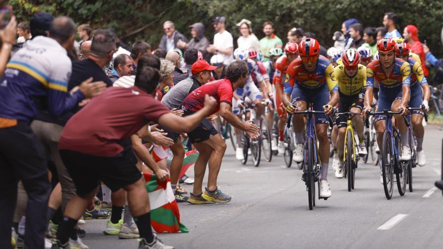 La Vuelta llega a Bizkaia: a esta hora pasará por los diferentes municipios