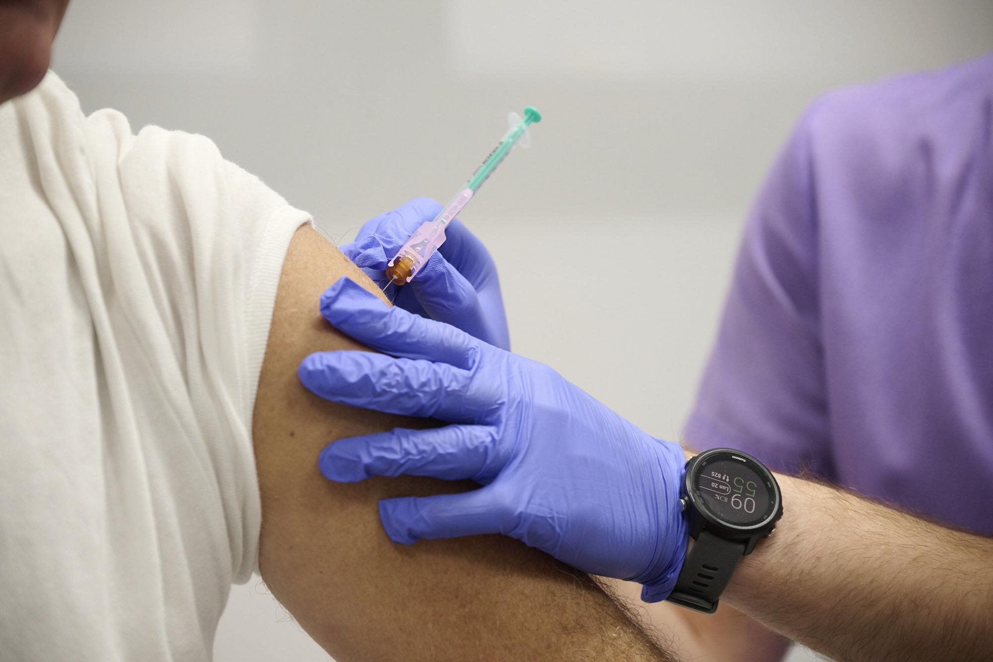 Arranca la campaña de vacunación contra la gripe y el Covid del curso 25-26