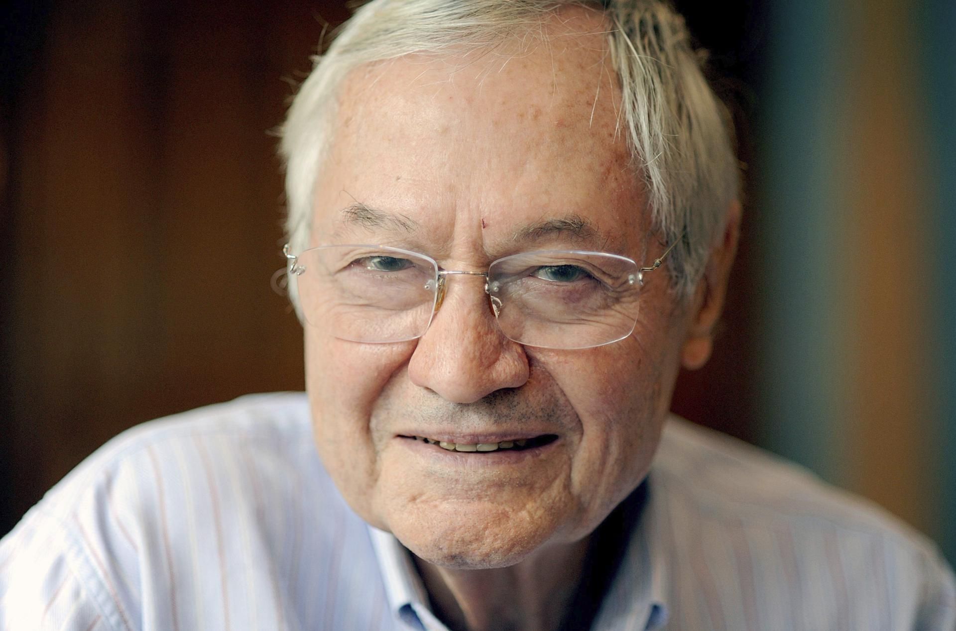 Roger Corman (98), cineasta, productor y actor estadounidense.