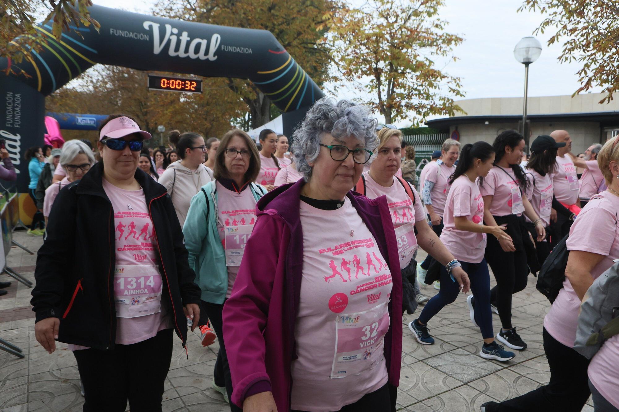 En imágenes: Vitoria se vuelca con la VI Carrera Solidaria contra el Cáncer de Mama