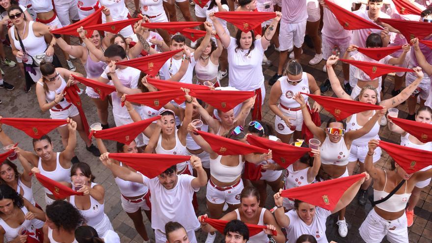 Guiño al rugby y a su tercer tiempo en el inicio festivo en Funes