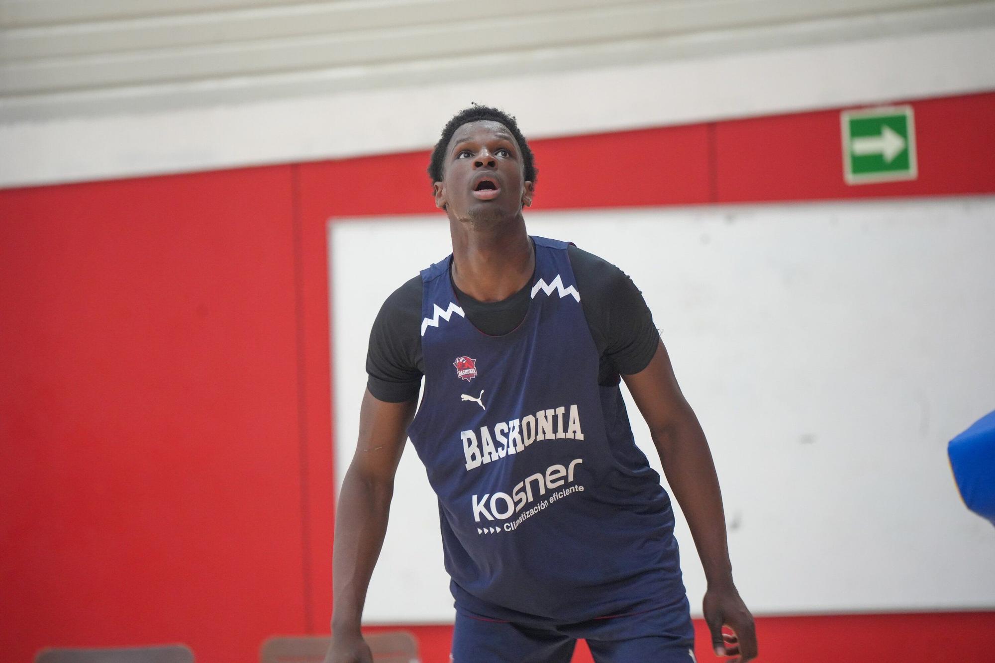 En imágenes: Así entrena el Baskonia bajo las órdenes de Galbiati