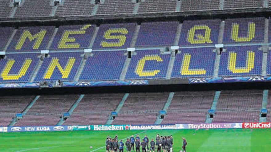 El Camp Nou invoca la épica