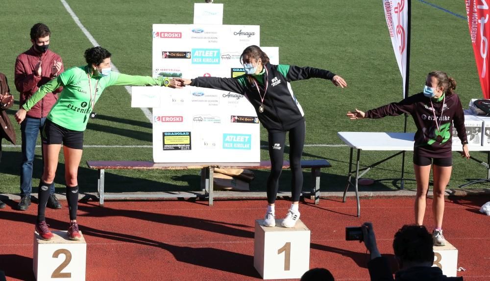 Atletas durante el 36 Campeonato Navarro de Cross Largo.