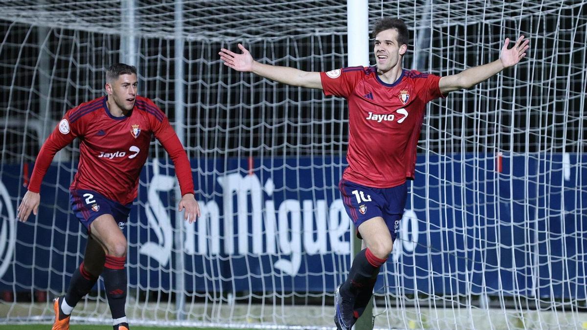 Ander Yoldi celebra un gol con Osasuna Promesas