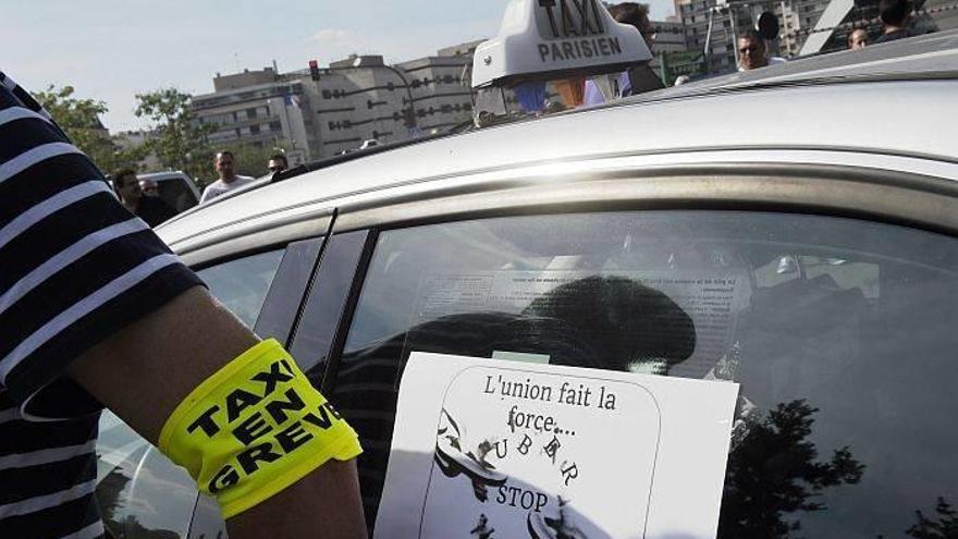 París denuncia el &quot;cinismo y la arrogancia&quot; de la plataforma Uber