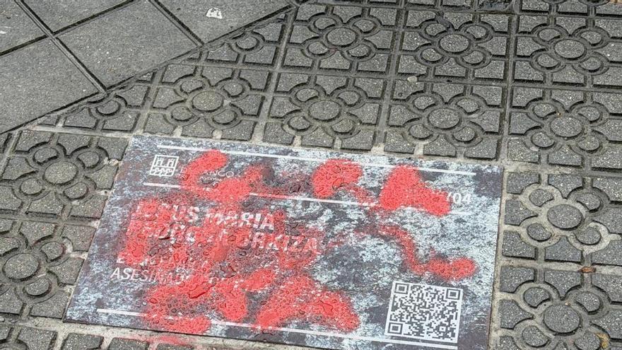 Vandalizan las nuevas placas en memoria de los asesinados en Durango