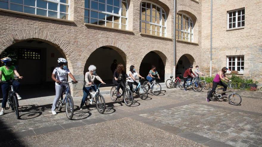 Últimos días para apuntarse a la Biciescuela de Pamplona: aprende a moverte en bici por la ciudad