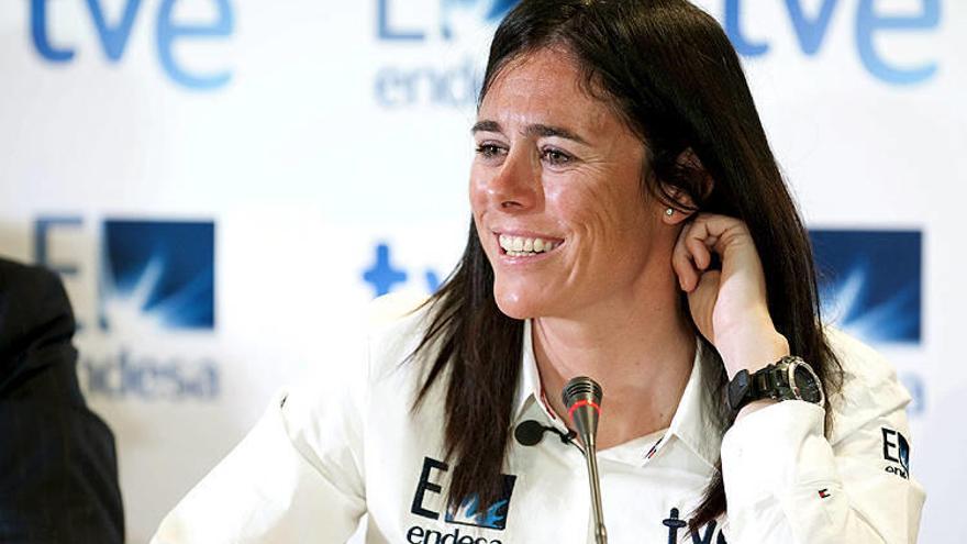 Pasaban inicia el viaje al Himalaya para subir el Everest sin oxígeno