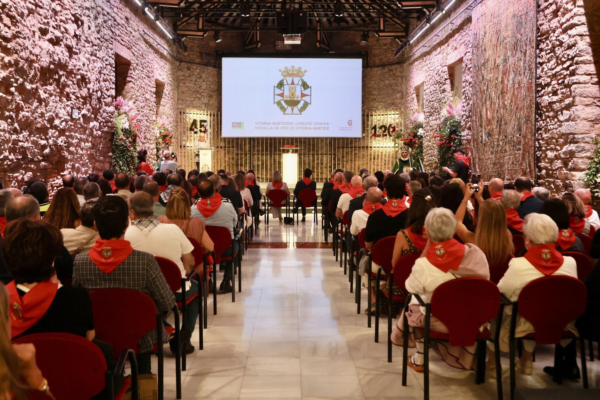 En imágenes: Entrega de la Medalla de Oro de la ciudad