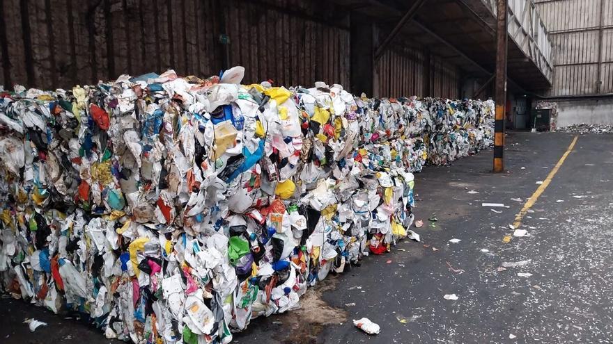 El 56 % de los materiales recibidos en la planta de residuos de Jundiz se reciclan