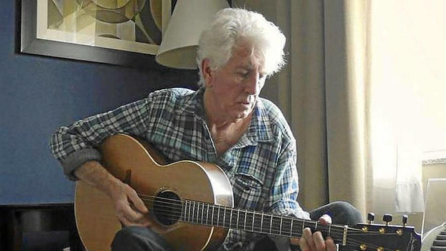 Graham Nash se dio a conocer con el grupo The Hollies.