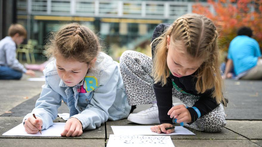 Es importante escuchar las voces de los niños y niñas, respetar sus ideas y apoyar sus esfuerzos.