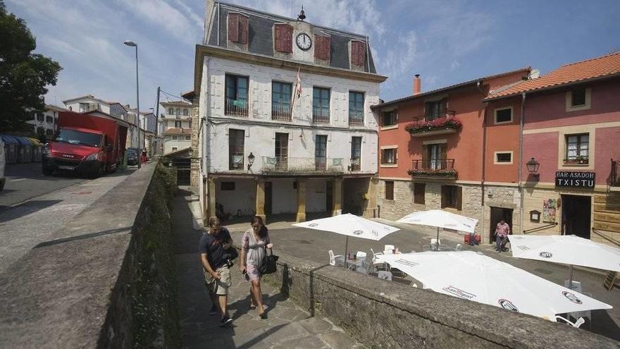 Igeldo pide la creación de una acera entre el casco y el camping