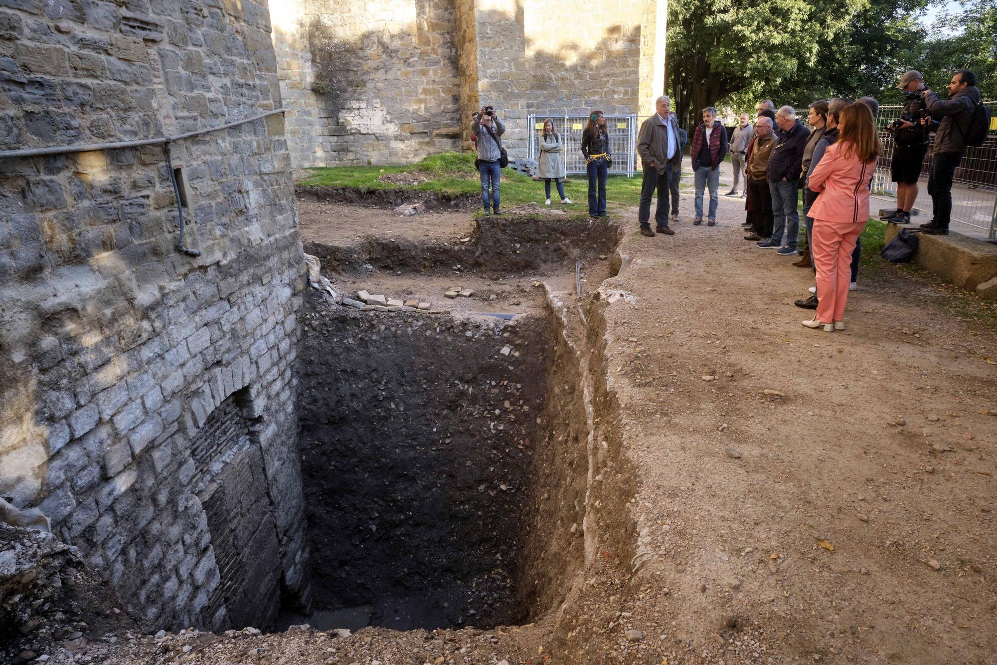Excavación arqueológica en la trasera de la Catedral de Pamplona
