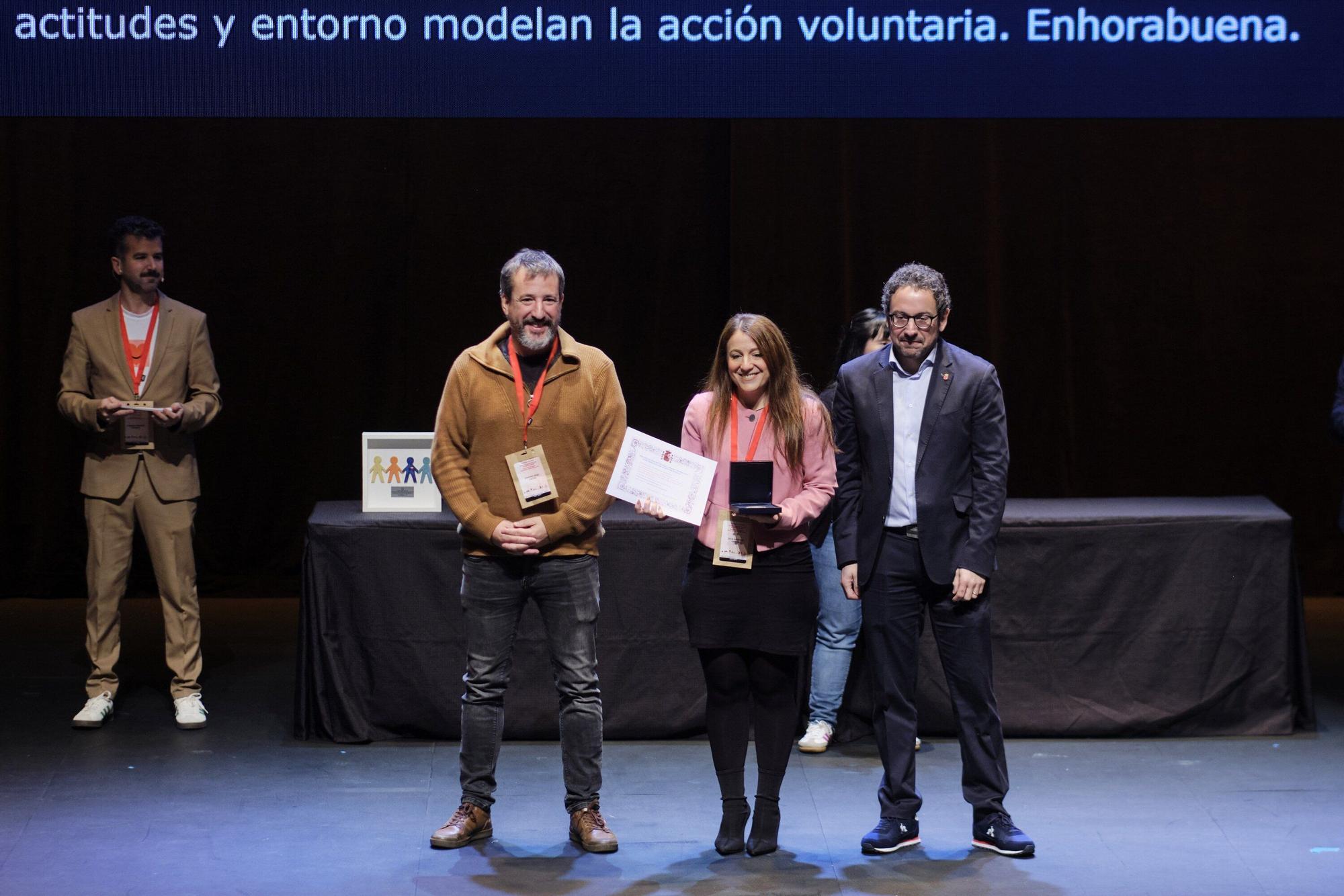 Fotos de la entrega de entrega de la Distinción Persona Voluntaria de Navarra al cirujano pediátrico Carlos Bardají