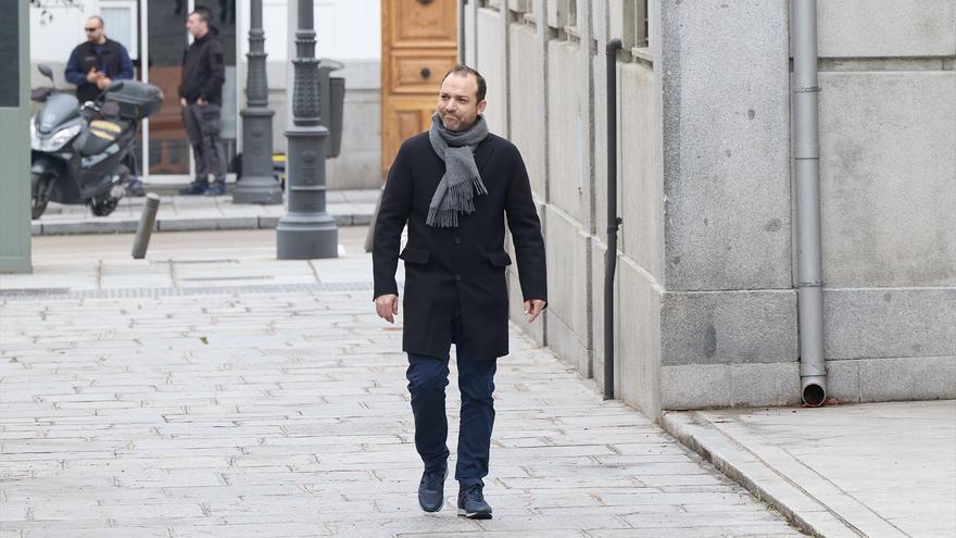 El hijo de Ábalos acusa a Zapatero de hacer "negocio" y "enriquecerse" con el rescate de Plus Ultra