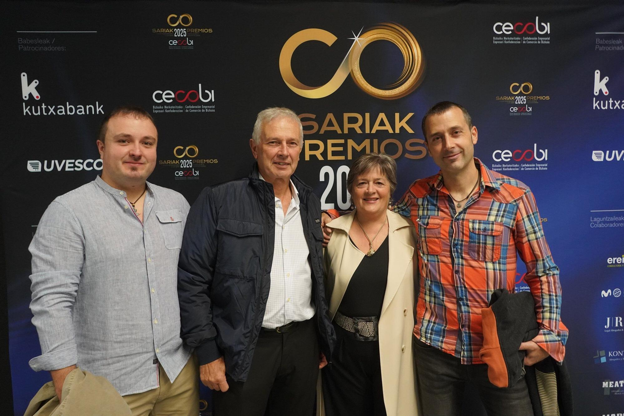Xabier López Zubizarreta, Alfonso López Urkidi, María Ángeles Zubizarreta y Endika López Zubizarreta.