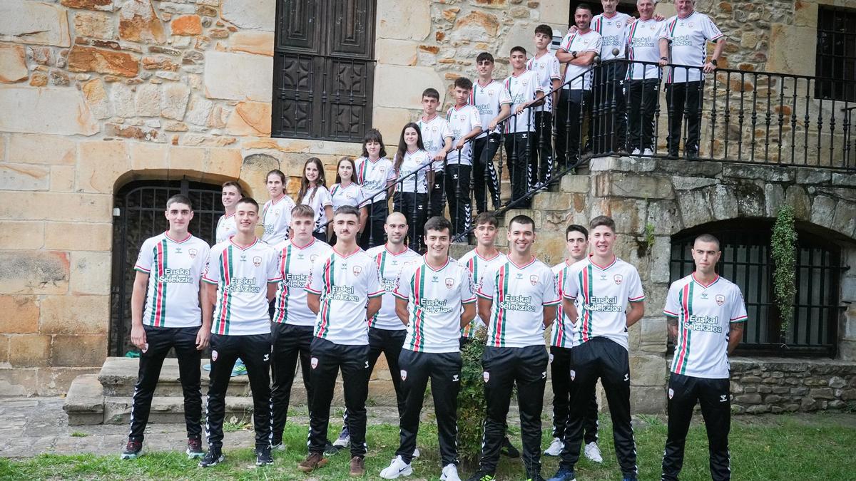 Los representantes de Euskal Selekzioa en el Campeonato del Mundo sub&#039;23 de trinkete.