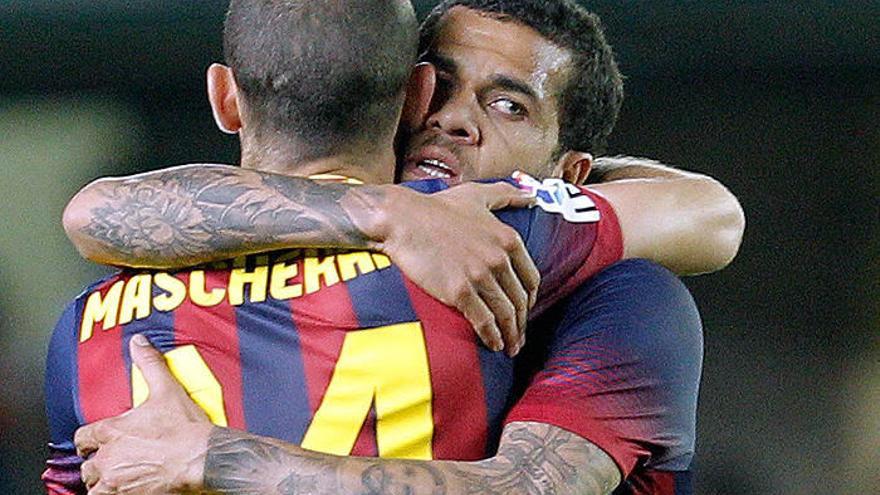 Alves admite que existen &quot;muchas dudas&quot; sobre su continuidad en el Barça