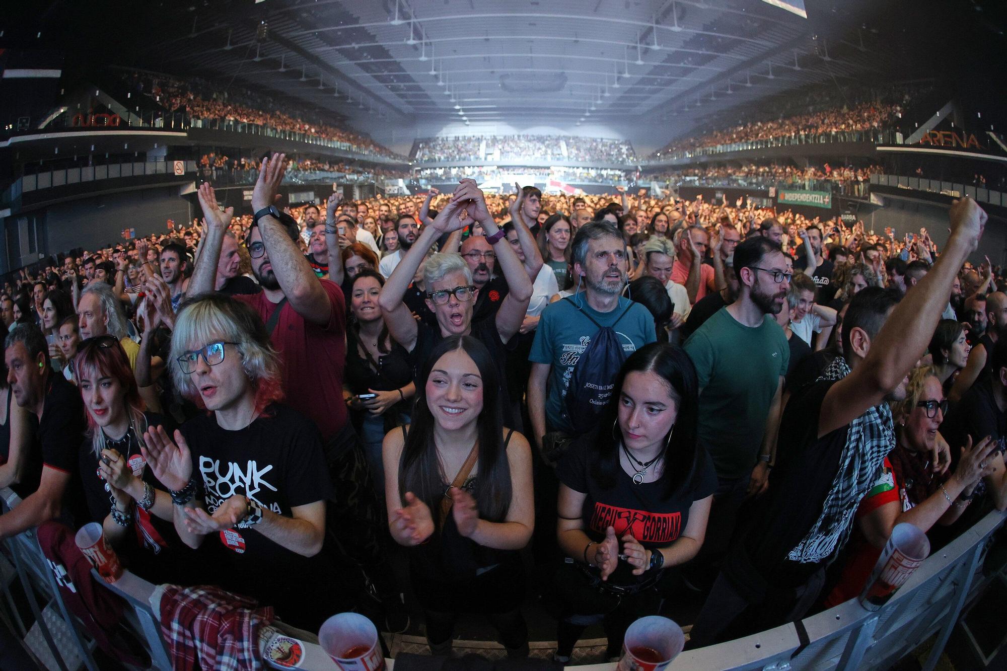 Fotos del concierto de Fermin Muguruza en el Navarra Arena (04/10/2025)