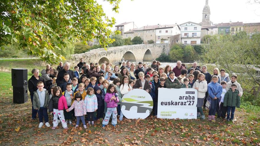“Lotuz lortu!”, el lema que teje Trebiñu y Araba a través del euskera