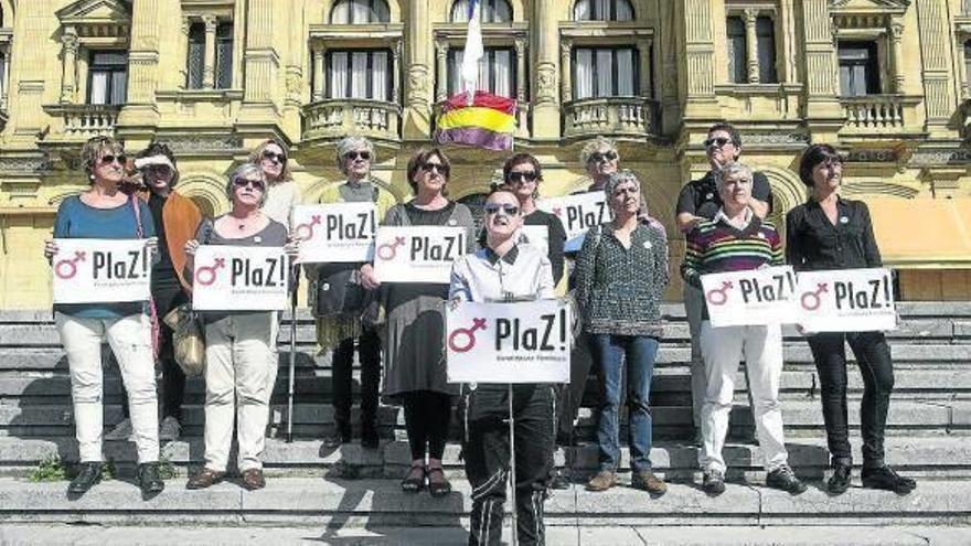 Josebe Iturrioz encabeza la lista de Plaz! al Consistorio de Donostia