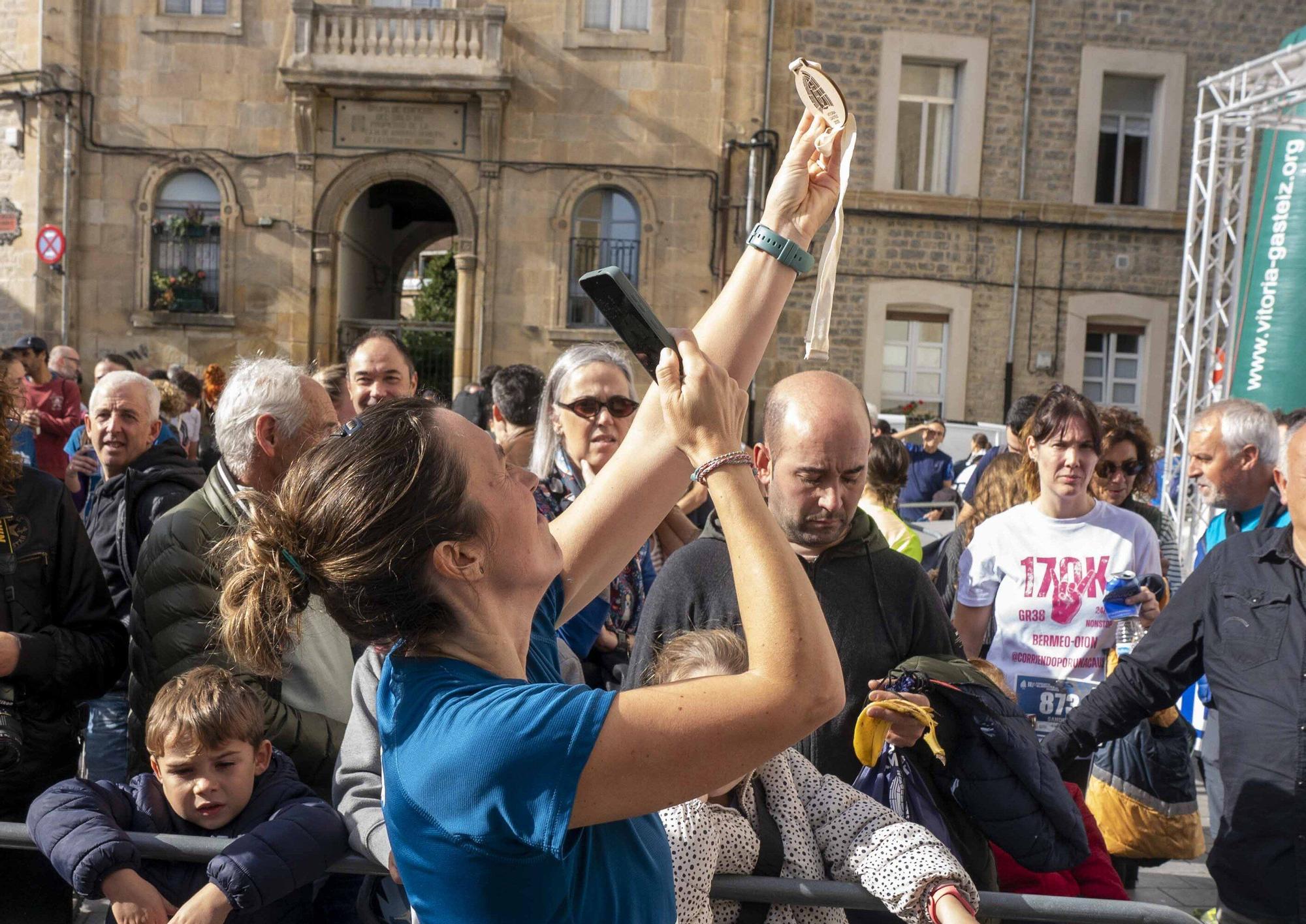 En imágenes: Un millar de corredores atraviesan la almendra