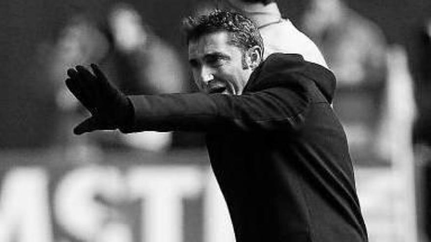 Ernesto Valverde, en un partido en El Sadar.