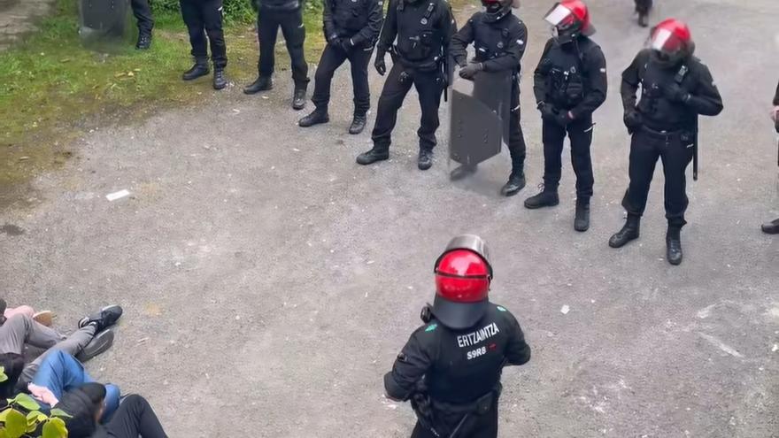 37 identificados en un desalojo en Galdakao