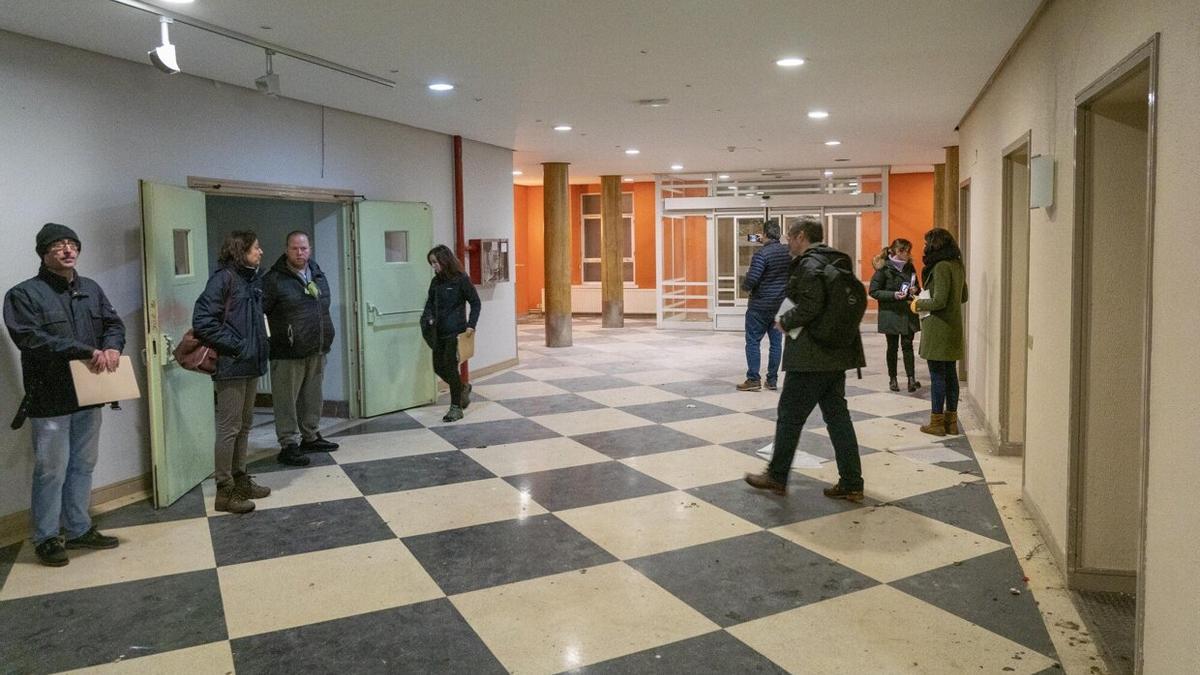 Visita al interior de las instalaciones de la antigua clínica Arana realizada en 2023