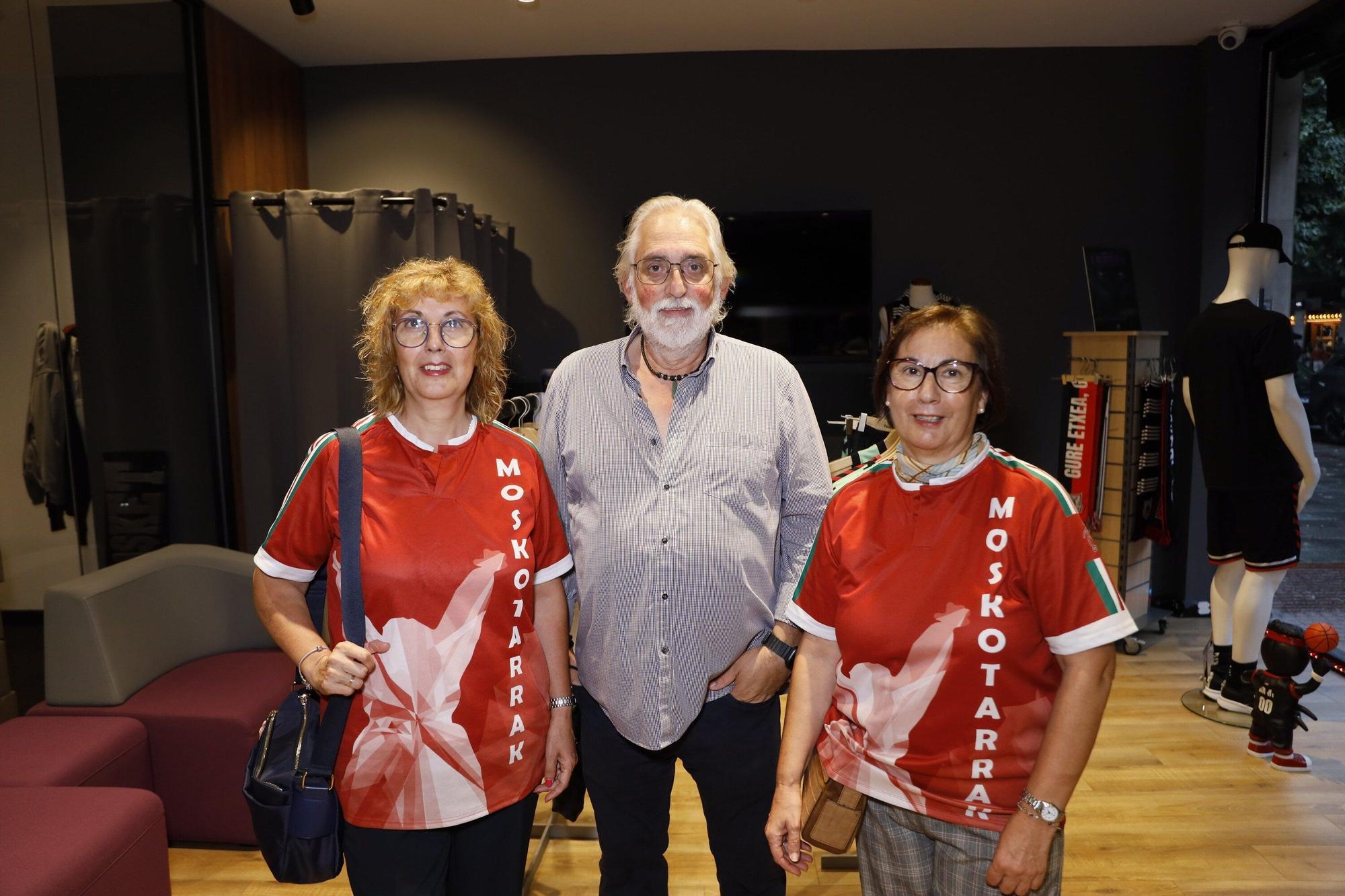 Lourdes Muñoz, Javi Marín y Asun Muñoz acudieron a la entrega del premio en los locales de la Gran Vía.