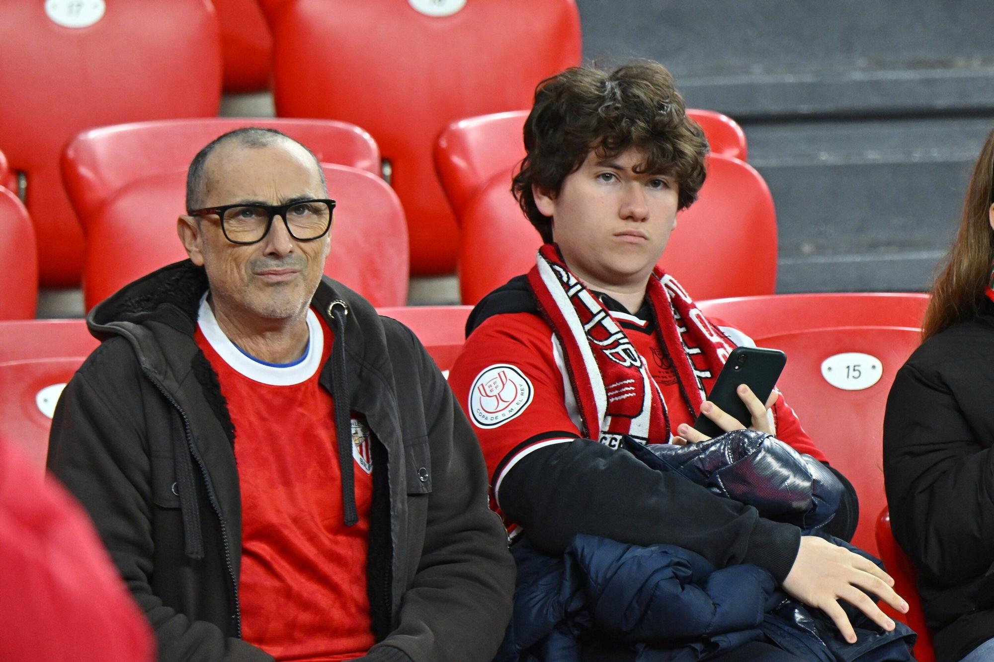 En imágenes: ¿Has estado en San Mamés viendo el Athletic-Real Oviedo? Búscate en nuestra galería de fotos