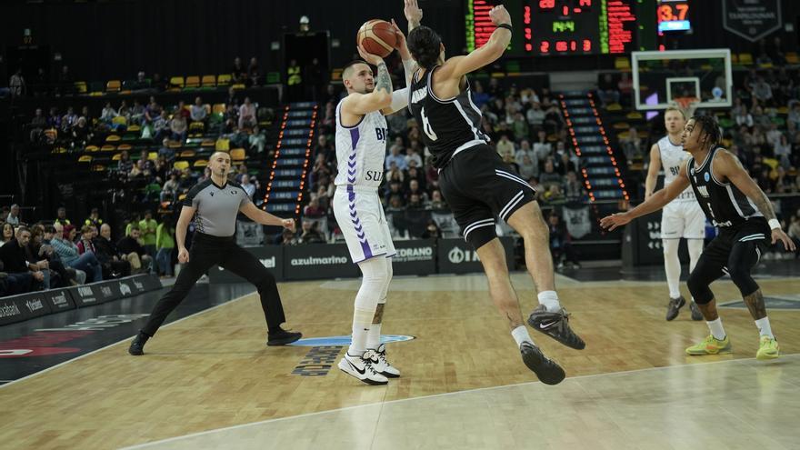 El Surne Bilbao luce galones de campeón y arrolla al PAOK (95-73)
