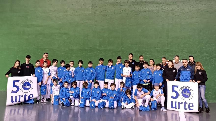 Adiskide Pilota Elkartea de Galdakao cumple 50 años: &quot;Vamos a abrir las puertas del frontón para acercar la pelota al pueblo&quot;