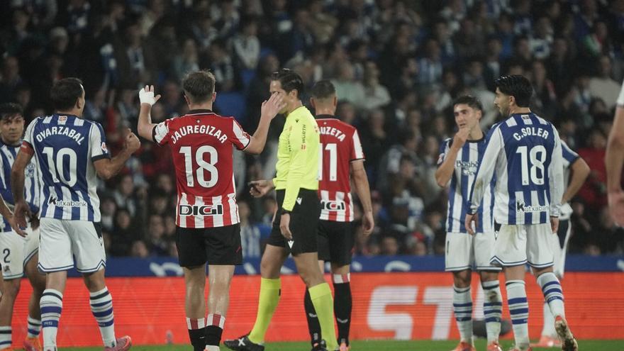 El CTA se inventa una nueva norma: el fuera de juego con contacto no punible